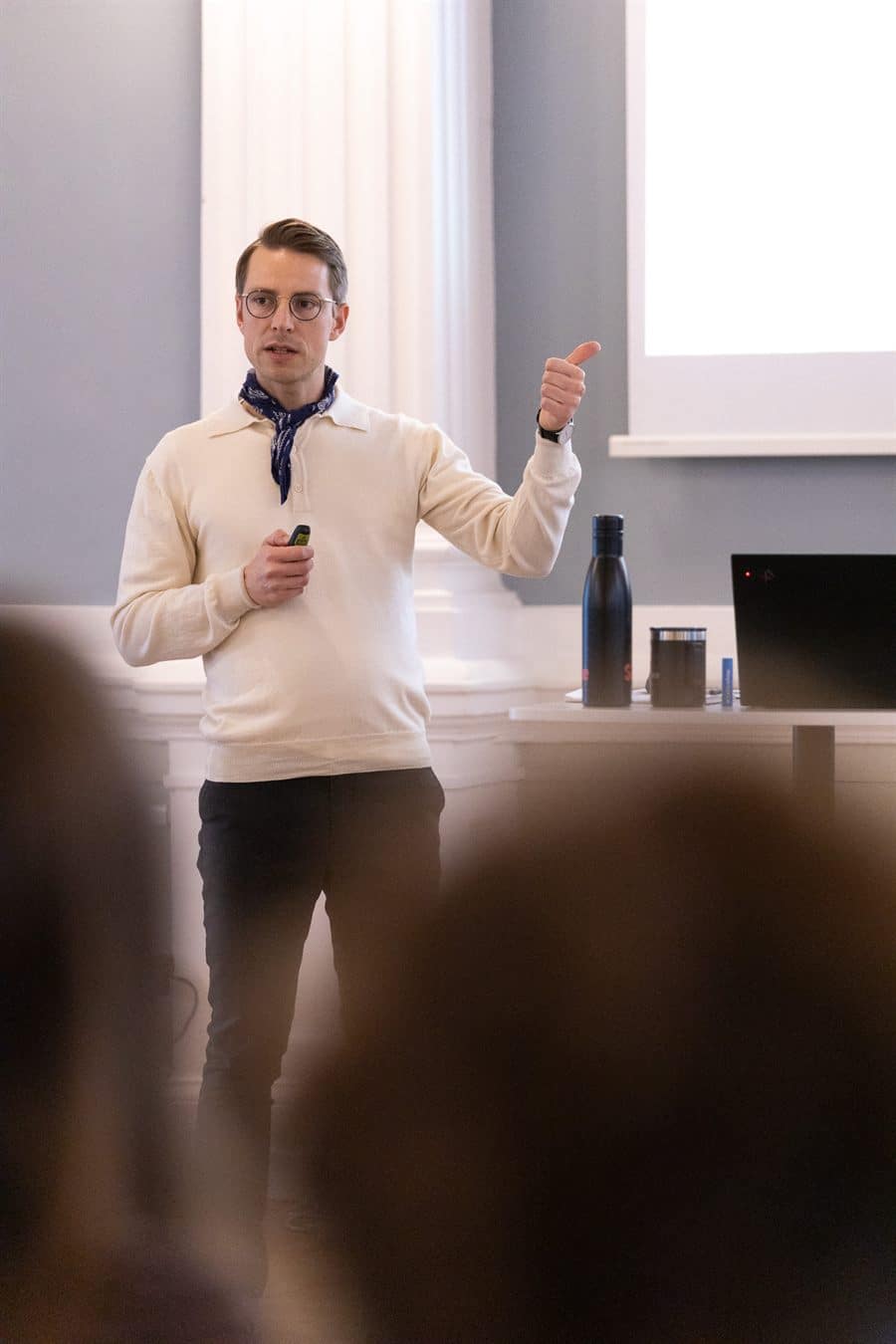 Simon Linde holder foredrag